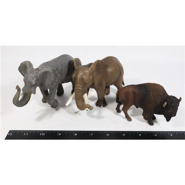 BAG OF SCHLEICH ELEPHANT AND BUFFALO FIGURES