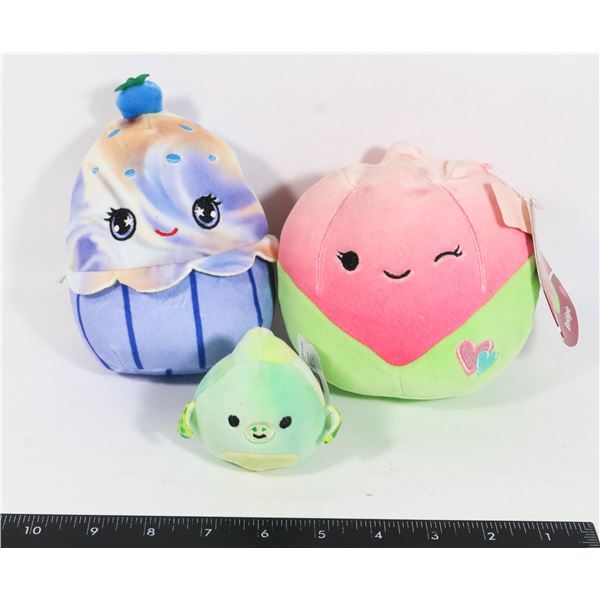 THREE SQUISHMALLOWS INCLUDING FLOWER BRIDGIE