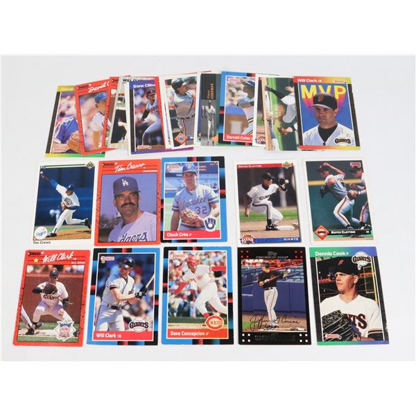 LOT OF ASSORTED BASEBALL CARDS