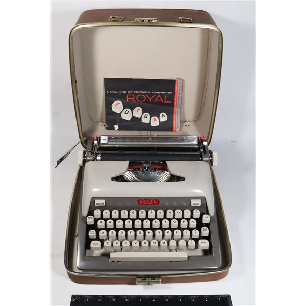 VINTAGE/ANTIQUE ROYAL FUTURA TYPEWRITER IN CASE