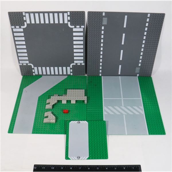 BUNDLE OF LARGE LEGO BUILDING PLATFORMS