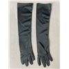 Image 2 : Nice Assortment Of Black Vintage Gloves