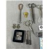 Image 2 : Vintage Sweing Lot, Scissors etc