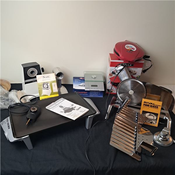 Assorted Kitchen Appliances