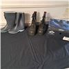 Image 1 : Men's and Women's Boots
