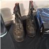 Image 3 : Men's and Women's Boots