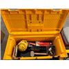 Image 2 : Tool boxes and tools