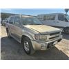 Image 2 : 2000 Infiniti QX4