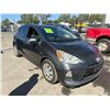 Image 2 : 2013 Toyota Prius c