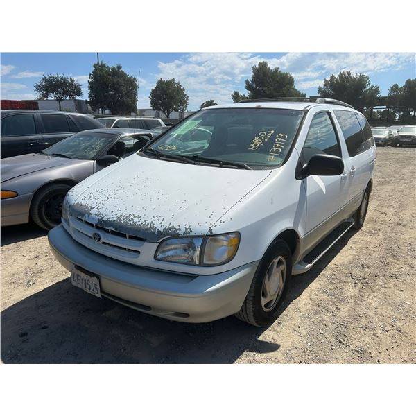 1999 Toyota Sienna