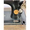Image 4 : Vintage Singer Sewing Machine Table