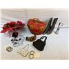 Image 1 : Vintage Ladies Accessories