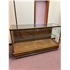 Image 1 : Glass Showcase