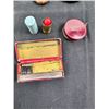 Image 2 : Vintage Vanity Products