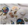 Image 4 : pin and button lot