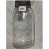 Image 2 : 1 antique glass beaver sealer jar