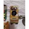 Image 3 : Coin bank, tin toy telephone, pecking cocks