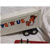 Image 5 : Tin toys'R'Us trailer+ tin car hauler 21" and 16"