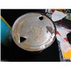 Image 3 : 1.14 LITRE, MCLEODS. OIL TIN