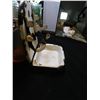 Image 2 : ANTIQUE POCELAIN SOAP AND TOOTHBRUSH HOLDER