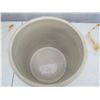 Image 4 : 5 Gallon Crock No Cracks