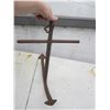 Image 3 : Antique Cast Iron Boat Anchor