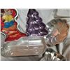 Image 3 : 5 shaped aluminum cake pans