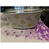 Image 2 : DAISY PATTERN, 2 ½ QT - 10 CUP CASSEROLE DISH WITH LID, 1970'S