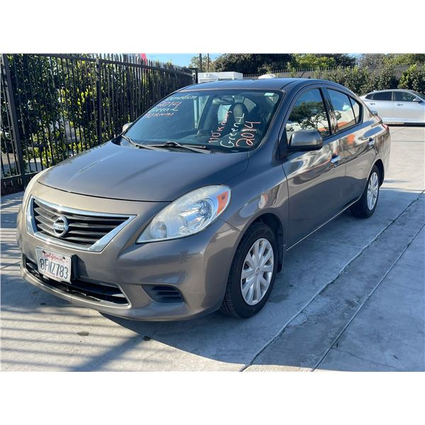 NISS VERSA 2014 SALV T/DONATION