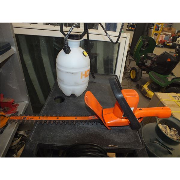 Black n Decker Electric Hedge Clippers & Small Garden Sprayer