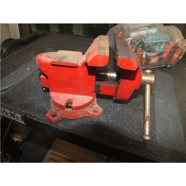 3 1/2" Bench Vise
