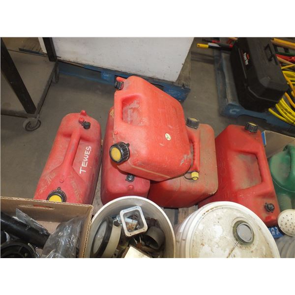 5 Jerry Cans