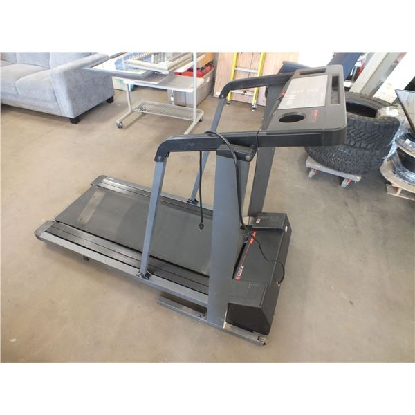 Proform 725 Treadmill w/ Incline