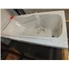 Image 1 : 6ft Jacuzzi Tub