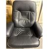 Image 2 : Leather Chair w/Ottoman