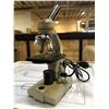 Image 1 : Electric microscope