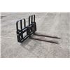 Image 2 : Walco 5500Lb pallet forks, 48" tines, Alo/Euro hookup, New and Unused
