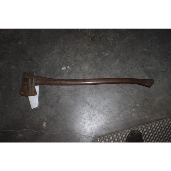 splitting axe