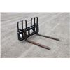 Image 1 : Walco 5500Lb pallet forks, 48" tines, Alo/Euro hookup, New and Unused