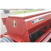Image 8 : IH 5100 21 run grain drill, grass box, press wheels, track eliminator, cylinder