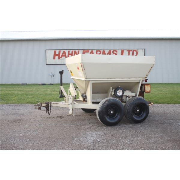 Tyler tandem axle fertilizer spreader, aluminum box. Pto drive