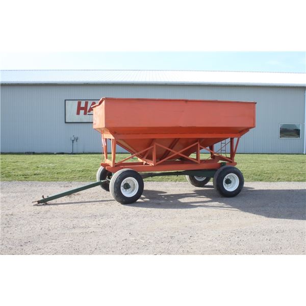 Kilbros 300 bu gravity wagon, Martin 10 ton undercarriage, 12.5Lx16