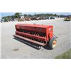 Image 4 : MF 33 17 run seed drill, markers, grass box