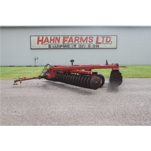 IH 770 18' offset disc, rear hitch, good blades