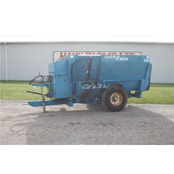 Lucknow 285 single axle mixer wagon, scales, local trade
