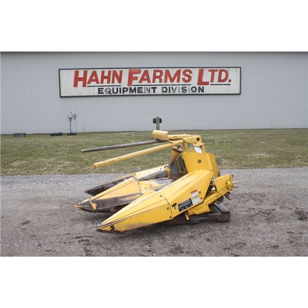 New Holland 824, 2 row forage harvester corn head