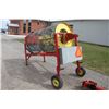 Image 5 : Farm King 2-stage grain cleaner, 110V electric motor, 11' intake auger, poly hopper