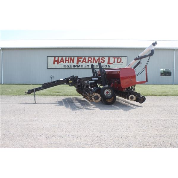 CIH 5400 15', 26 run no-till drill, Yetter coulter cart, Market seed auger, press wheels