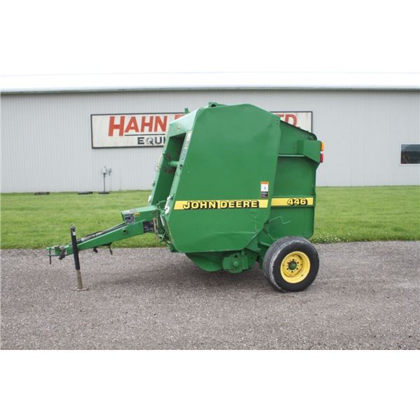 JD 446 4x4 round baler, electric tie, ramp, local unit