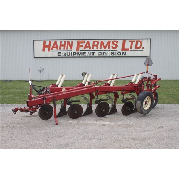 IH 710 4 furrow auto reset semi-mount plow